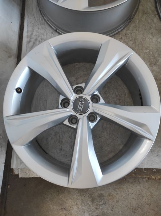 71 Felgi RYGINAŁ AUDI R 19 5x112 otwór 57,1Bardzo Ładne