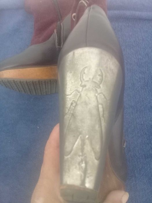 Calçado de vários gêneros