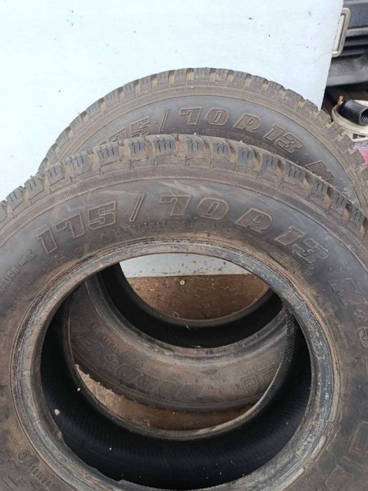 продам зимнюю резину 1500 грн за две штуки