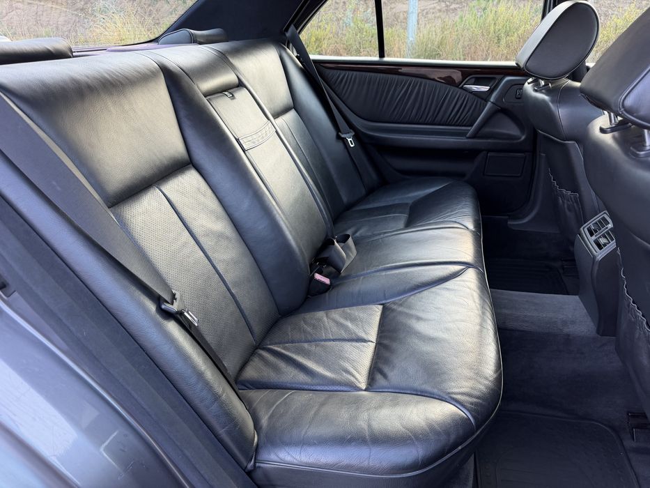 Mercedes-Benz E 300 D