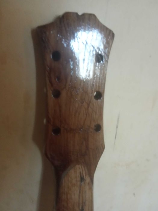 Электрогитара Les Pol