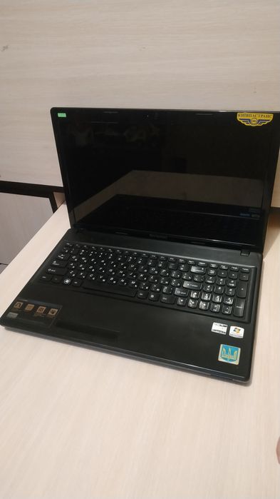 Комплектний ноутбук Lenovo G585 на запчастини