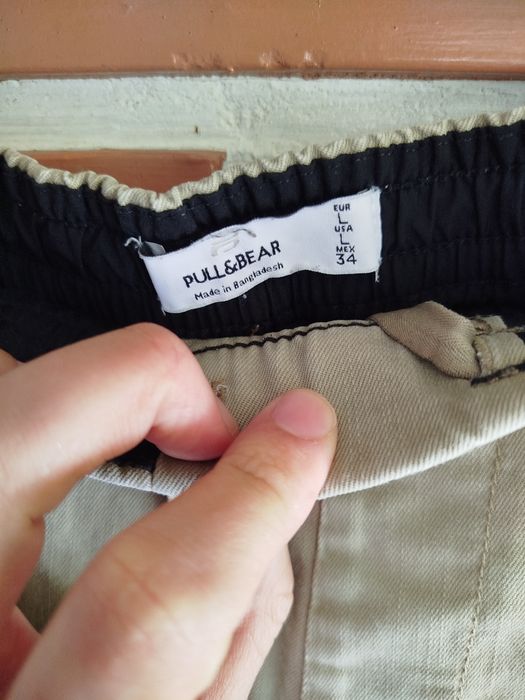 Calças bege Pull and Bear