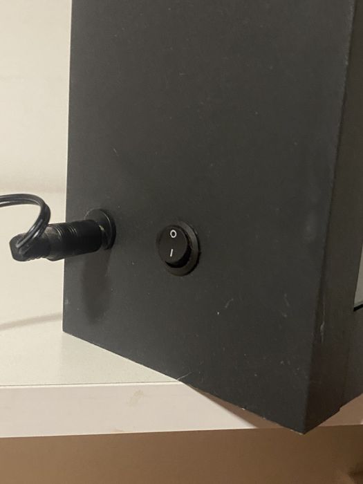 Elektryczny kominek imitujacy ogien