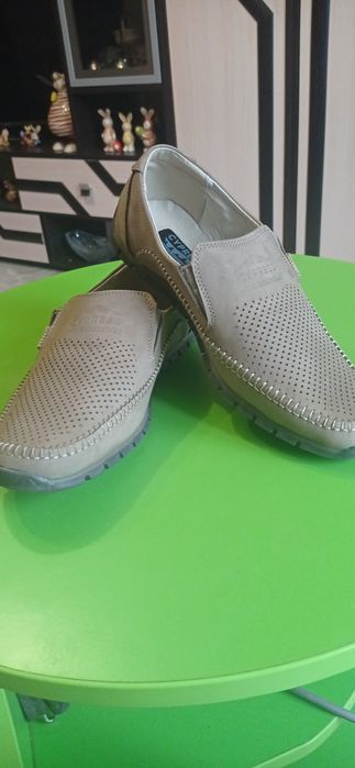 Продам мужские мокасины