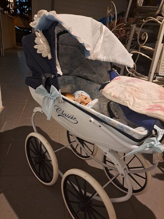 Carrinho de bebé de brincar