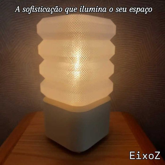 Candeeiro de mesa E27 com Lâmpada LED - NOVO Ref: 007