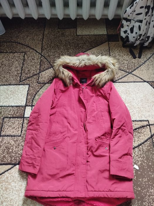 Парка, червона , зима