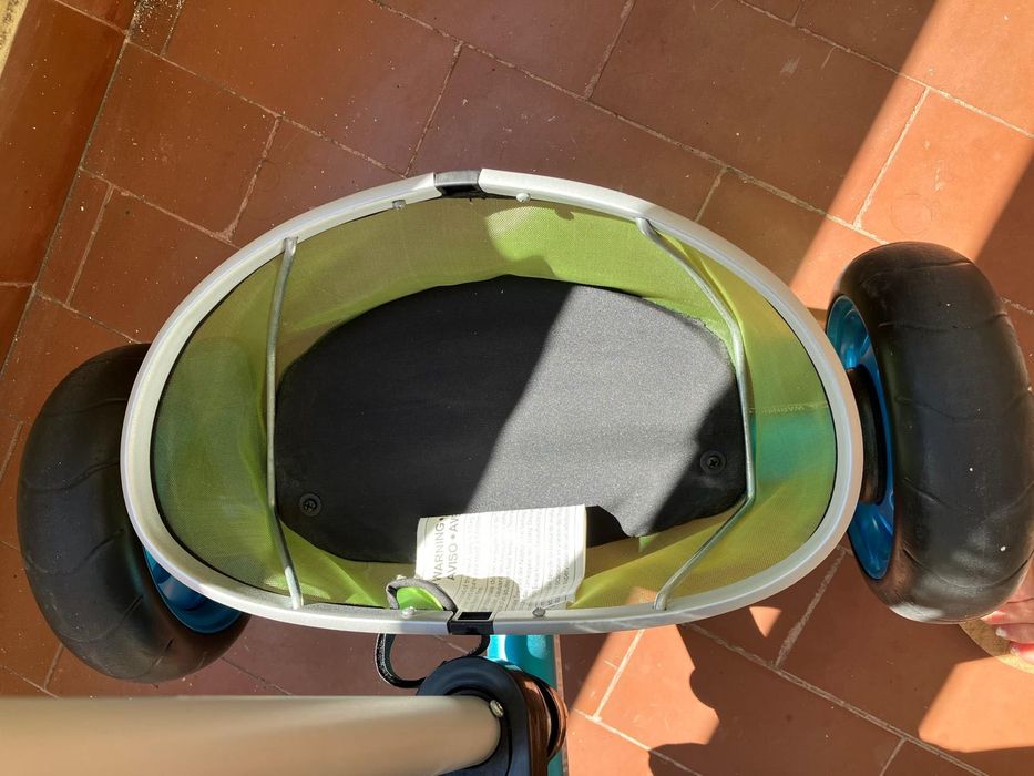 AVIGO ALUMINIUM triciclo 10meses-3anos como novo