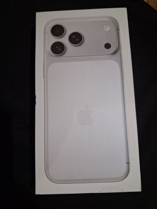 Nowy IPhone 17 PRO MAX 256 GB, srebrny-Zapakowany w pudełku, nieotwierany