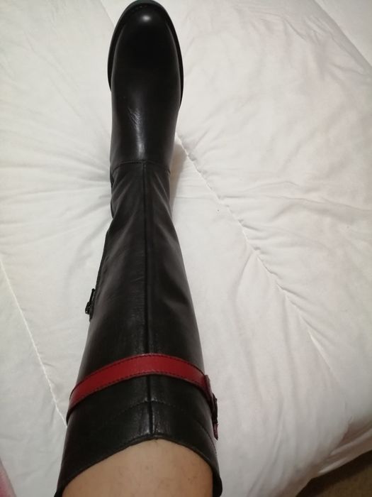 Botas tipo equitação em pele