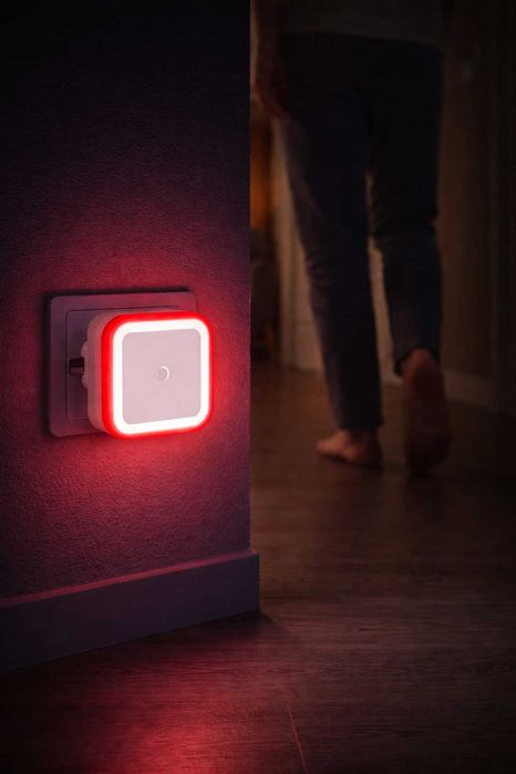 Ночник LED в розетку с датчиком света  220В, автоматический светильник