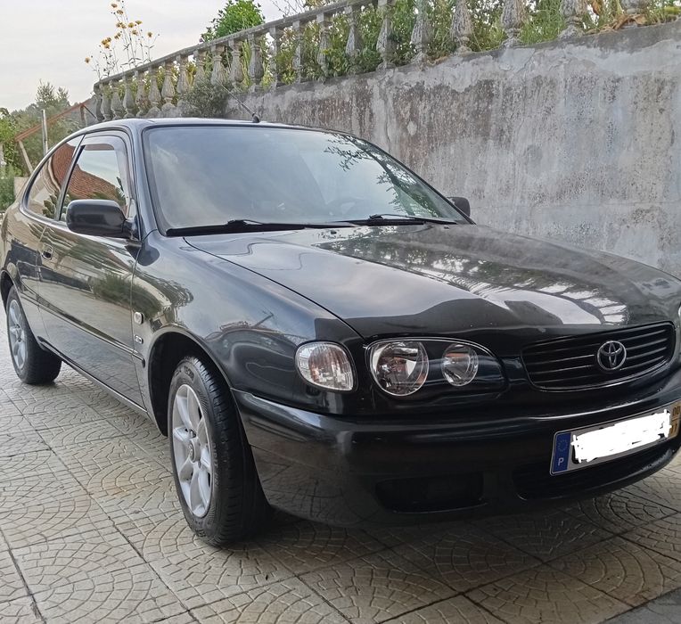 Toyota Corolla 1.9D em excelente estado geral