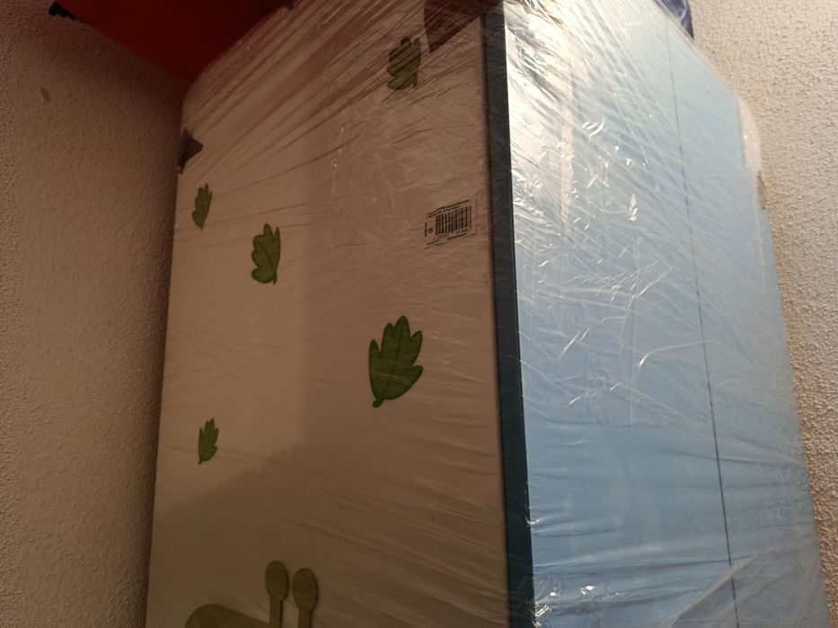 Armário IKEA Smastad c/ 3 cestos Hjalpa