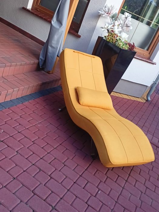 Szezlong , piękny fotel musztardowy