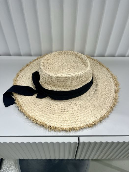 Kapelusz słomiany ze wstążką i kokardą nowy nienoszony