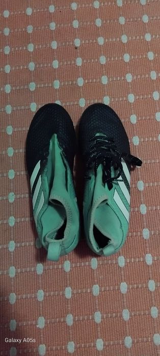 Chuteira Adidas como nova