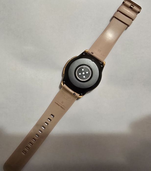 Смарт-годинник Samsung Galaxy Watch 42mm Gold (SM-R810NZDASEK)
