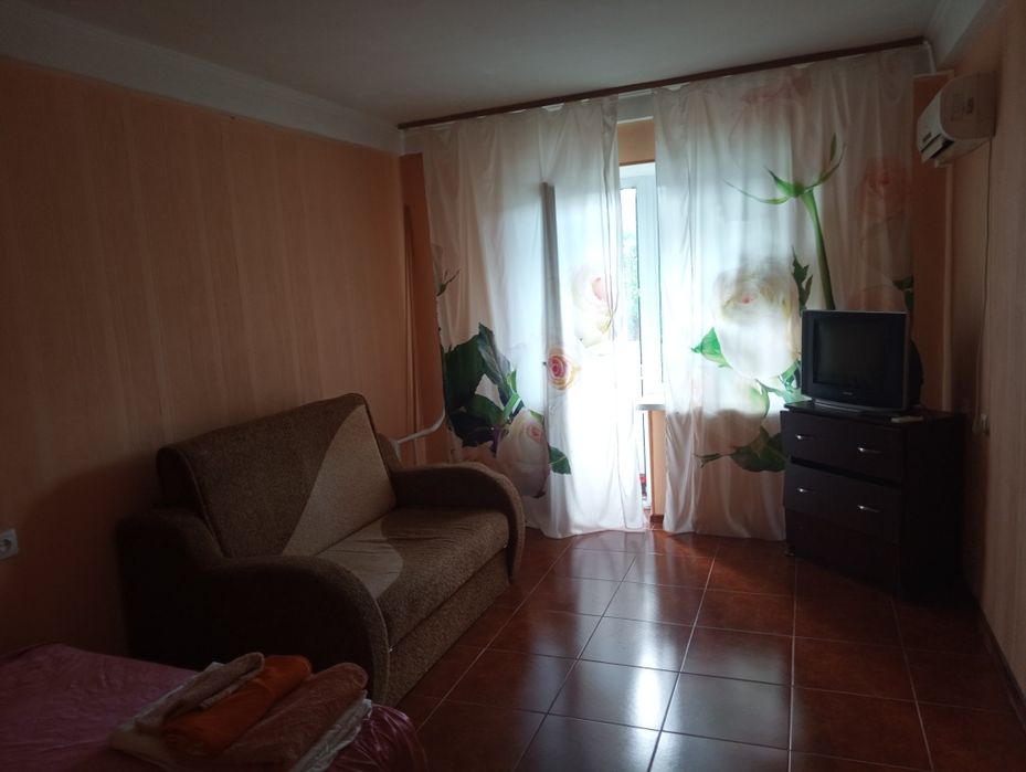 Оболонь, погодинно -500 грн, подобовоово, 2 поверх, кондиціонер,газ