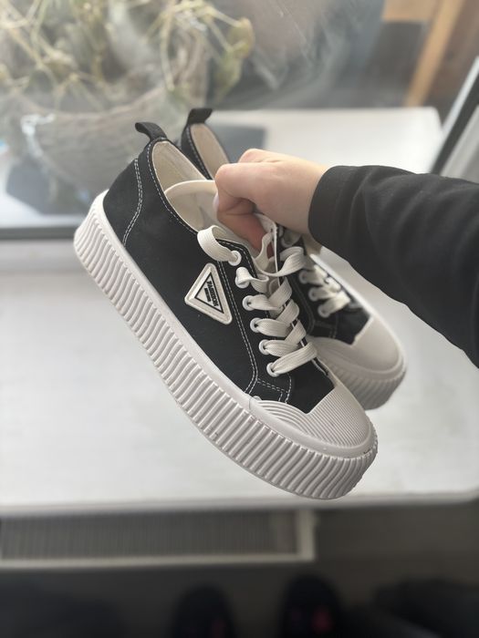 Кеди 41 розмір, носили пару разів, віддаю за невелику суму