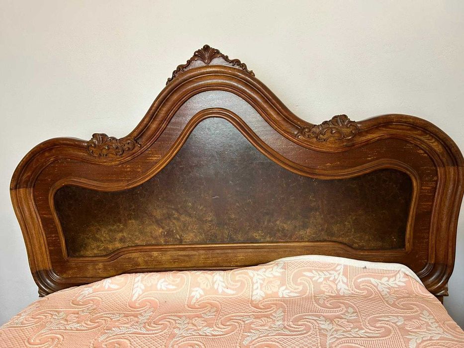 Cama de casal clássica