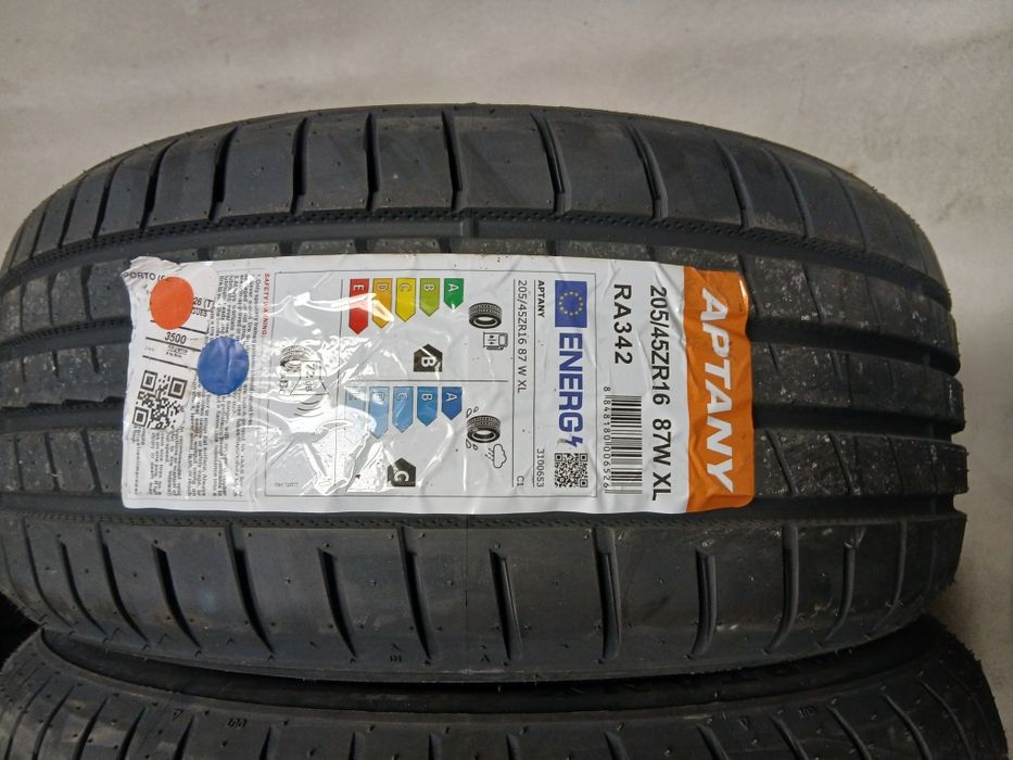 Pneus Novos 205/45R16 Aptany