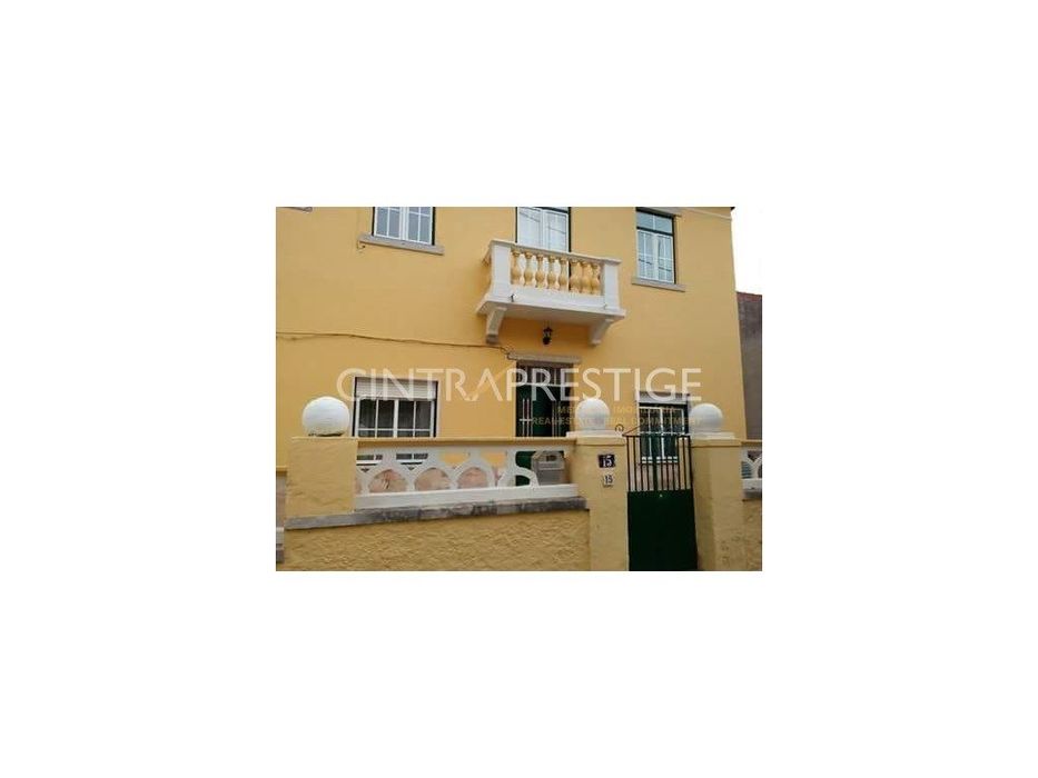 Casa Valdez. Casa histórica no Centro de Sintra - Andar de Moradia ...
