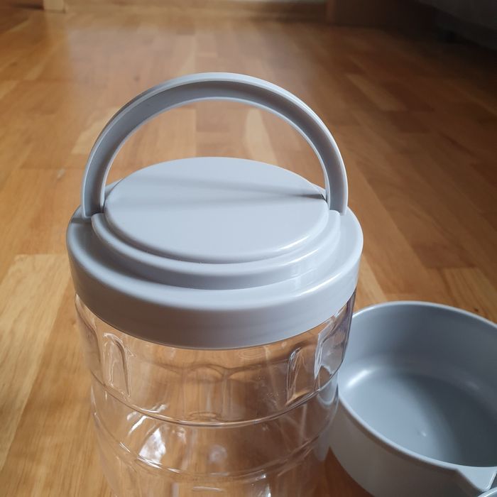 Zestaw podróżny na karmę dla psa z miskami