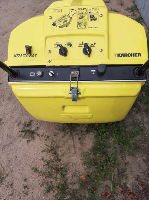 Zamiatarka Karcher KSM 700 BAT do kostki akumulatorowa wysyłka