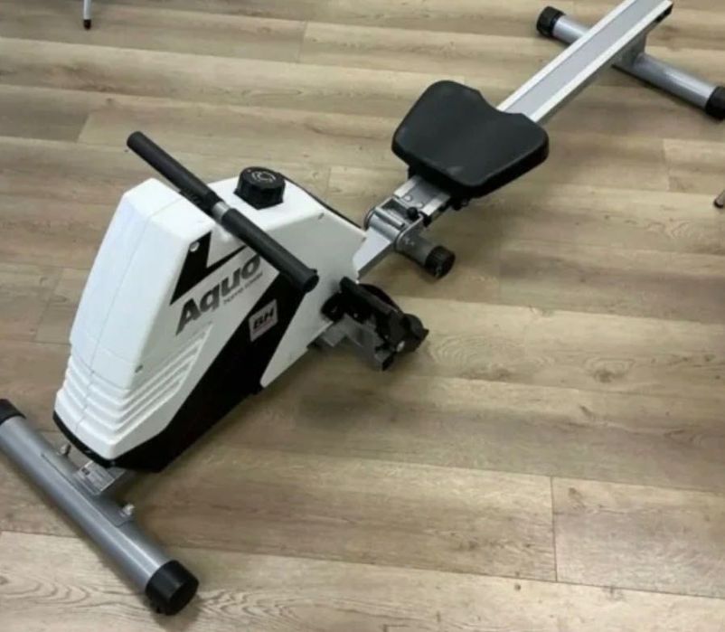 BH Fitness Aquo Home Rower – Como novo