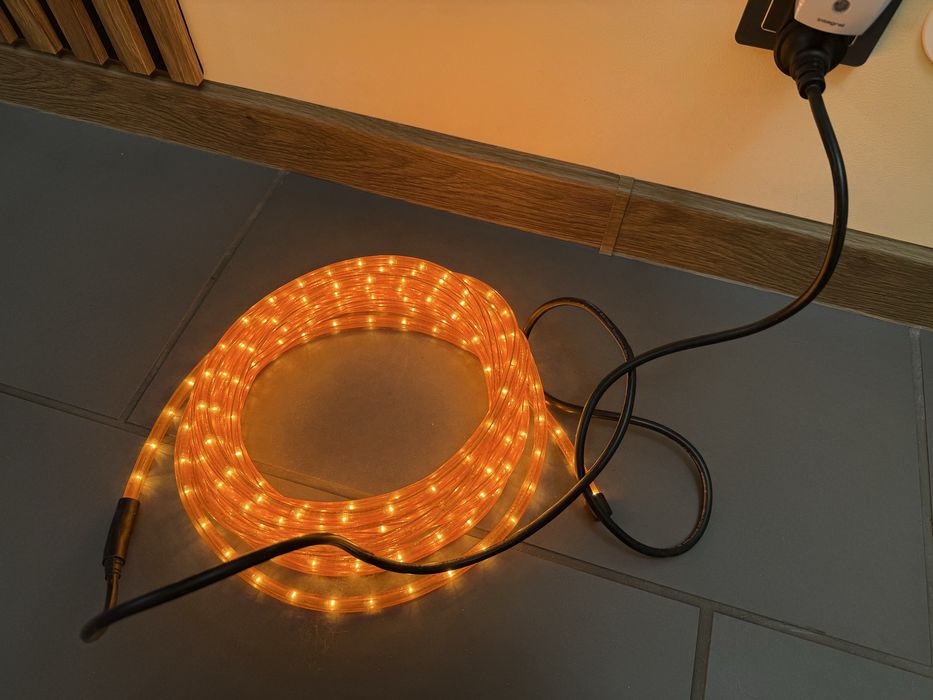 Taśma LED świecąca