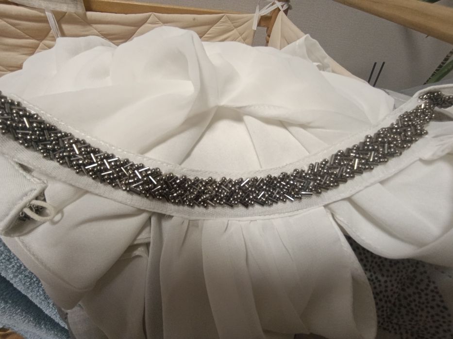 Біле шифонове плаття, сукня