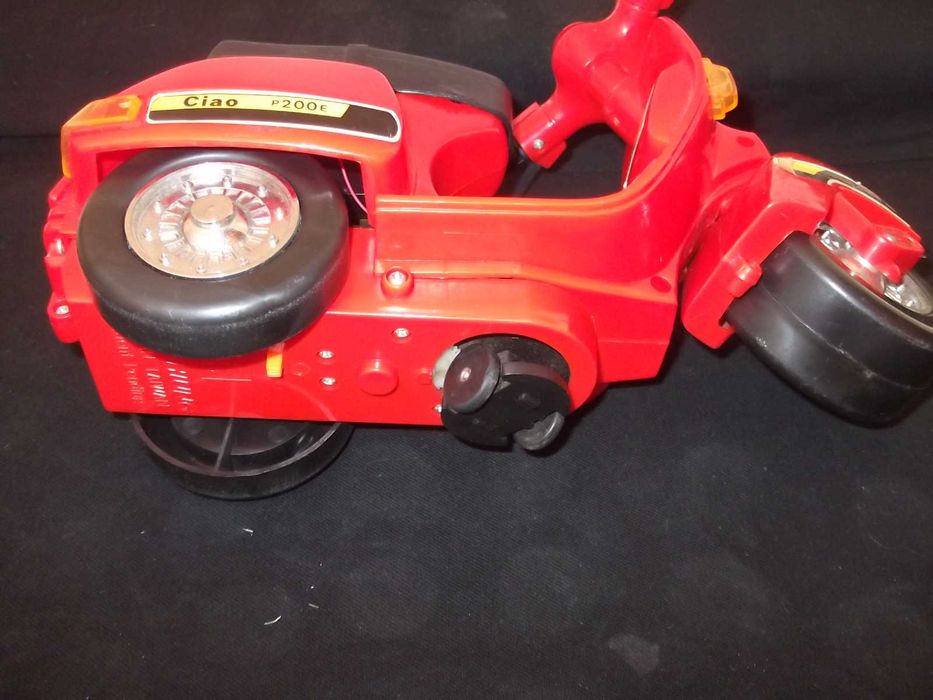 Brinquedo Vintage Scooter Vespa P200E Ciao Anos 80