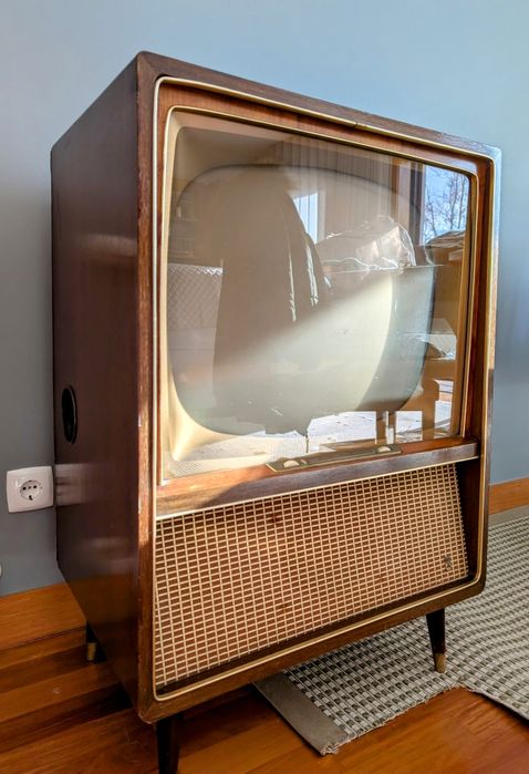 Móvel TV antigo - vintage