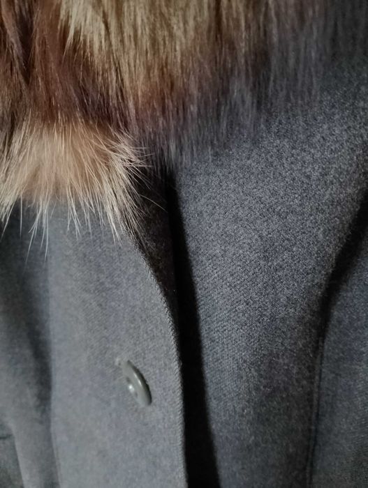 Зимнее пальто с чернобуркой