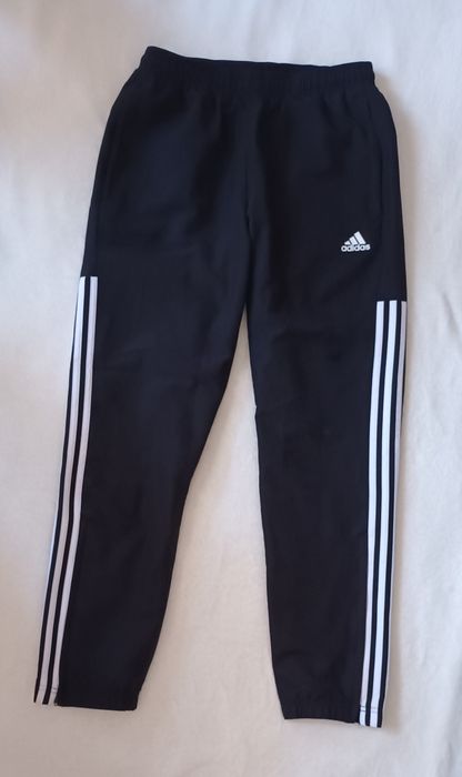 Czarne spodnie dresowe Adidas