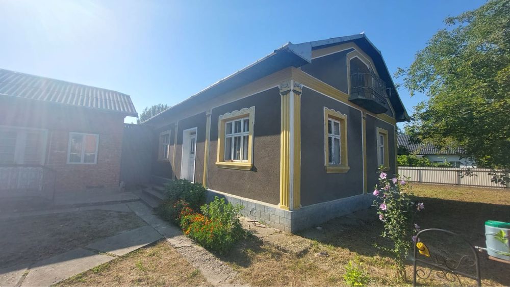 Продам 2 будинки