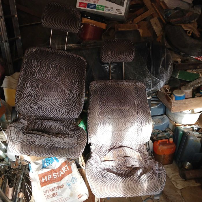 Комплект сидений автомобиля Мазда 323 В.