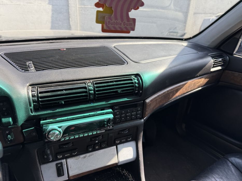 Deska rozdzielcza czarna BMW E32 LIFT