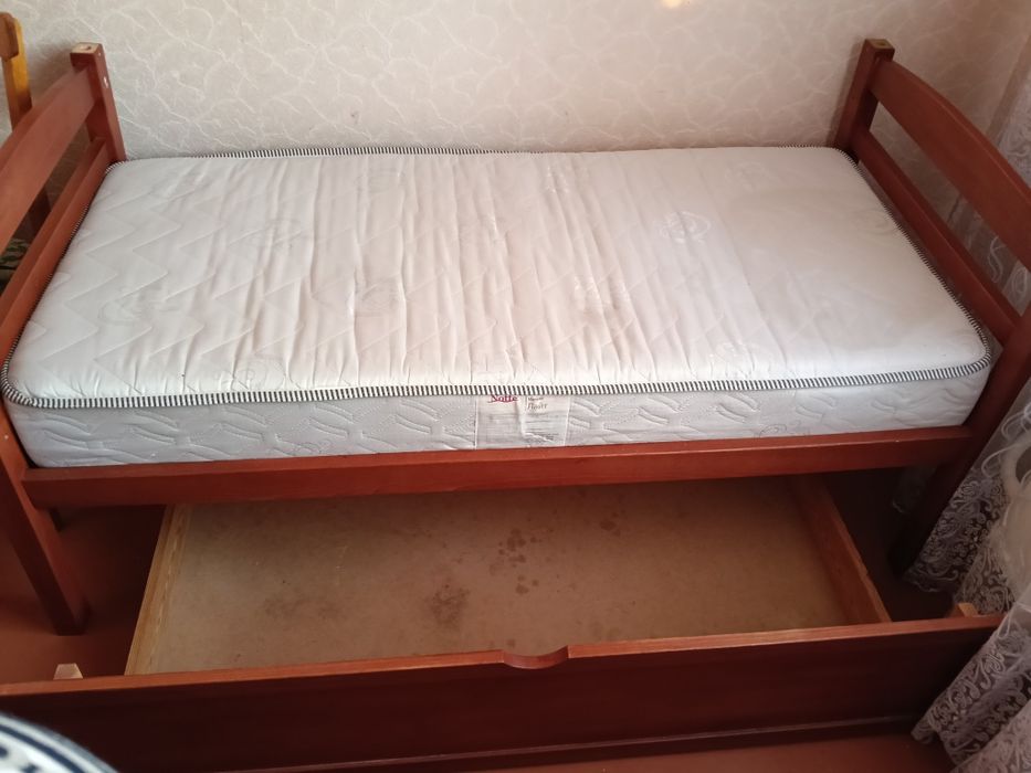 Дитяче ліжко з шухлядою