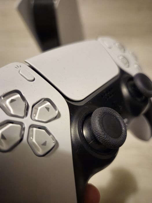 Ps 5 825 z napędem +gra Worms