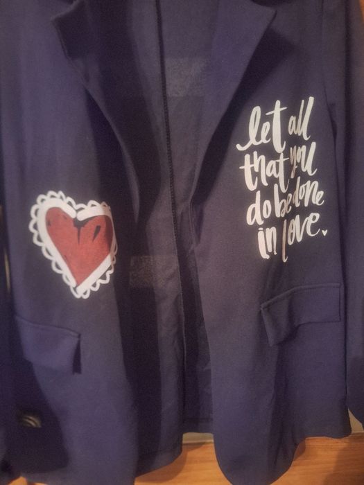 Płaszczyk damaki rozm.M czarny,stan bardzo dobry.