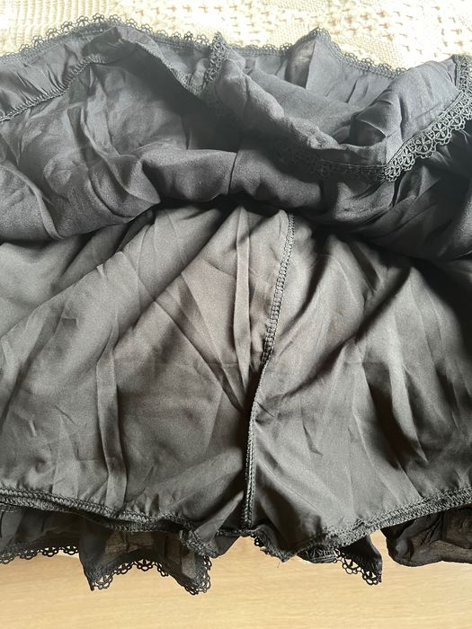 Спідниця з рюшами чорного кольору