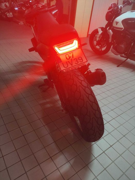HUSQVARNA Svartpilen 401 UNICA