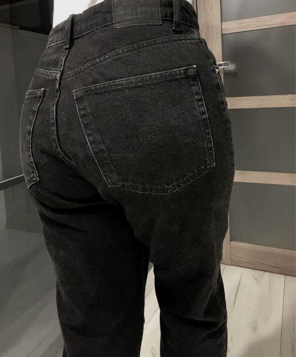 Чорні мом-джинси mom jeans bershka