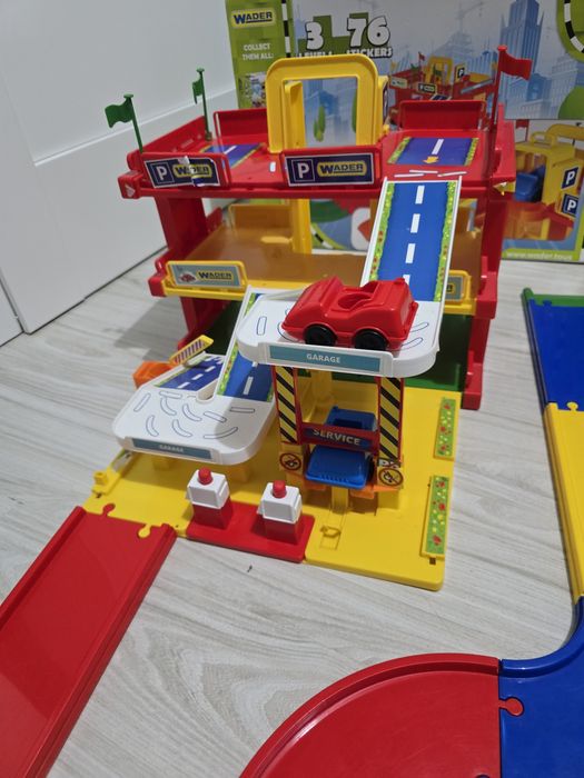 WADER Garaż Serwis z drogą 3 poziomy 50470 Zabawka dla dzieci + 2 autk