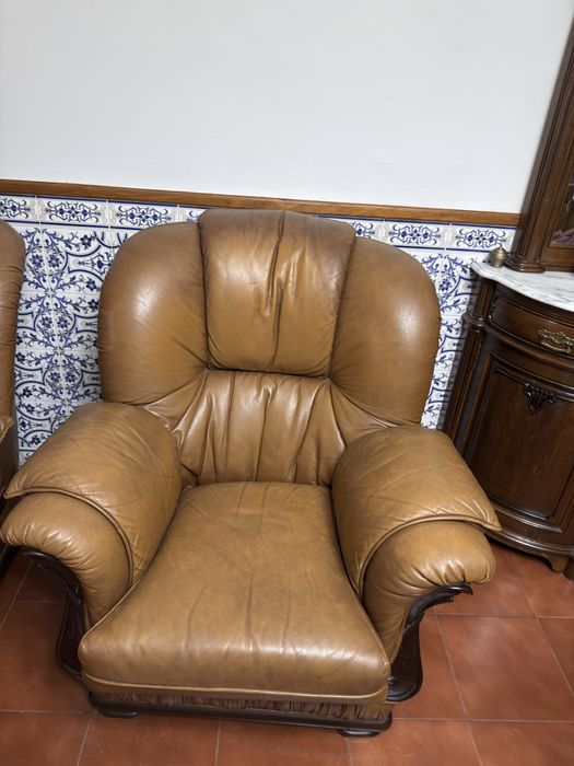 Sofa Antigo em couro