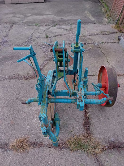 Плуг двокорпусний Fiskars такий як lemken,kverneland,overum