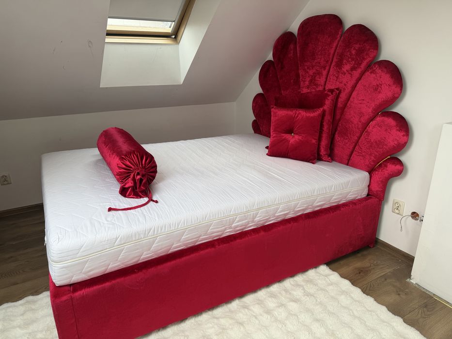 Piękne Łóżko z materacem 140 x 200