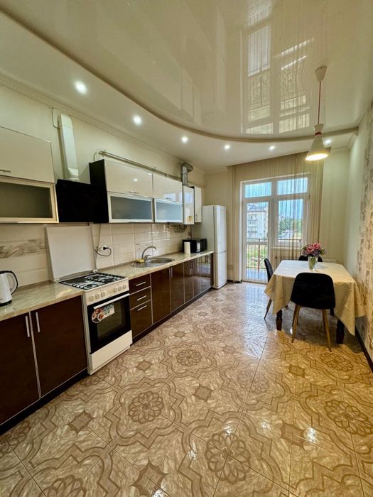 Оренда затишна 1-кімнатна квартира вул.Тлехаса Напроти Токіо